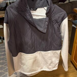 The North Face Charcoal and Cream Quilted Pullover